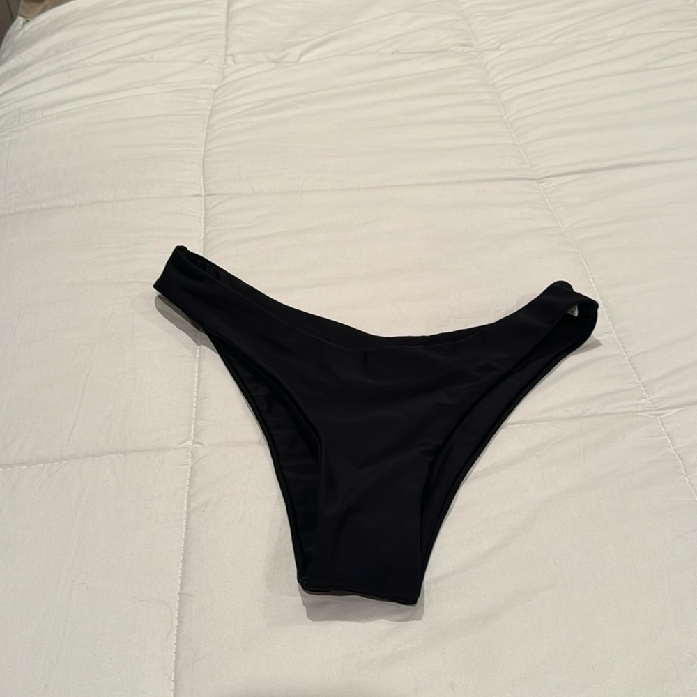 Bikini bottom size M